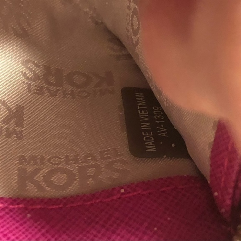 Michael kors pink logo zipper accordion wallet - Picture 7 of 12